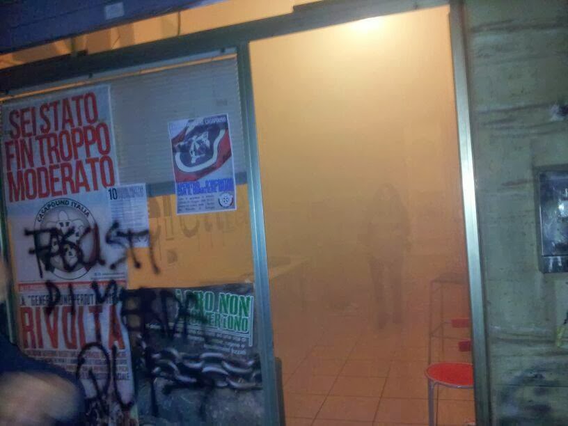Bologna: in 30 assaltano con fumogeni e bottiglie il circolo Elettra, dentro anche una ragazza incinta
