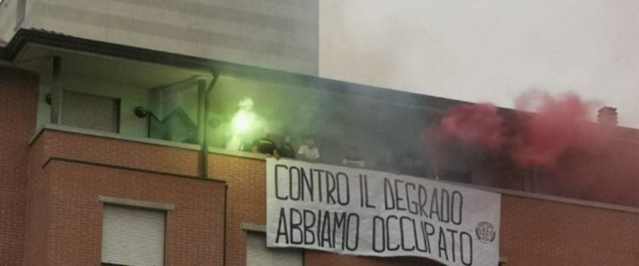 Parma, CasaPound occupa l’hotel abbandonato al San Leonardo: “Simbolo del degrado del quartiere”