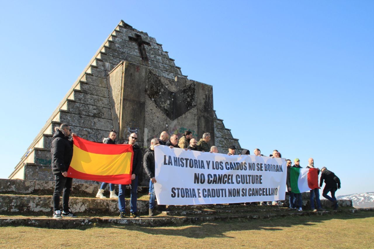 Piramide de Los Italianos in Spagna, CasaPound 