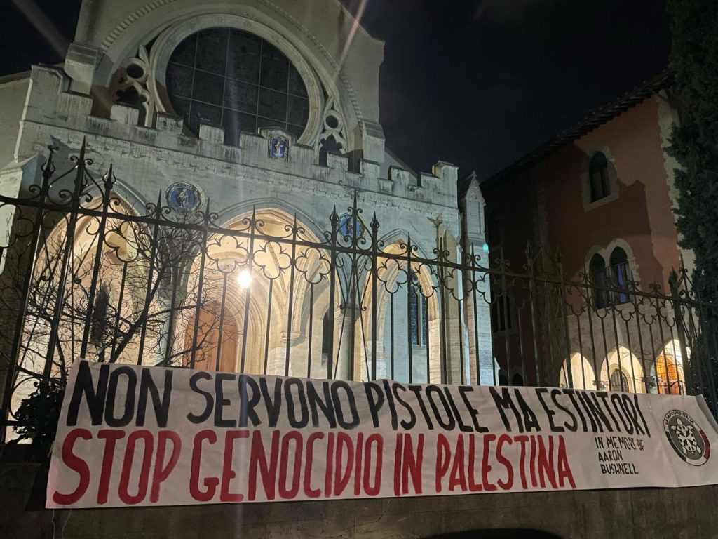 CasaPound, striscioni in tutta Italia in memoria del militare che si è immolato in USA contro massacro Gaza